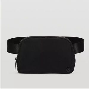 lululemon everyday belt bag NWT